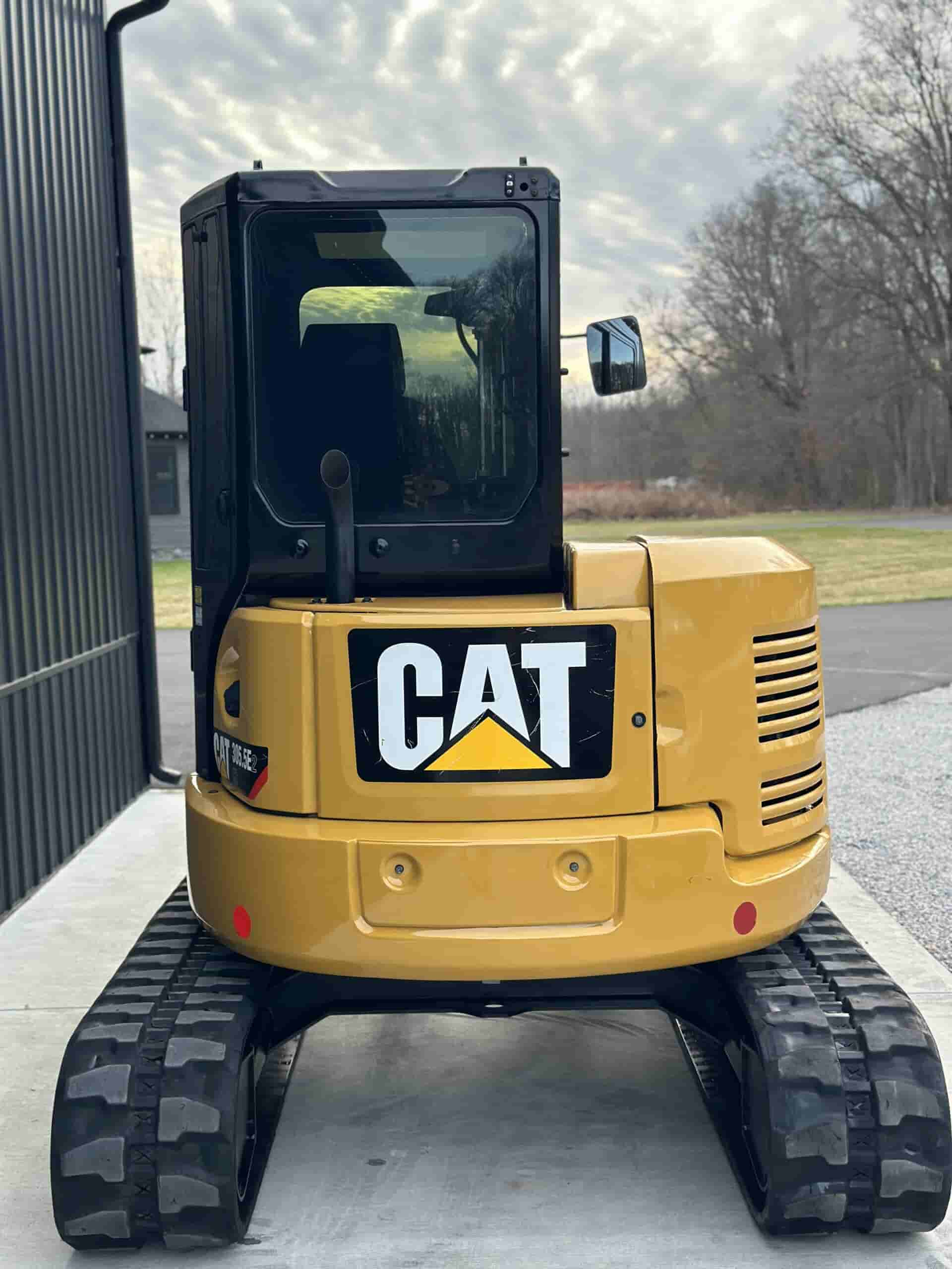 2019 CAT 305.5E2 Only 589Hrs
